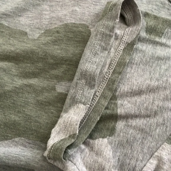 American Eagle Top - Picture 6 of 7